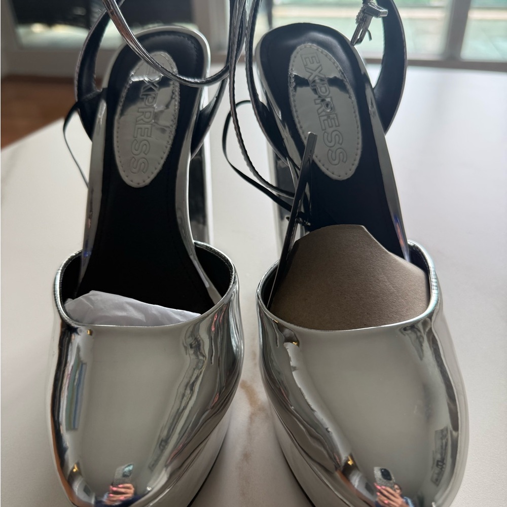 Express Metallic Silver Platform Shoes - Picture 2 of 3